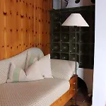 Frühholz - - *