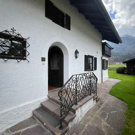 Fruehholz - - *