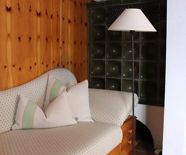 Fruehholz - - *